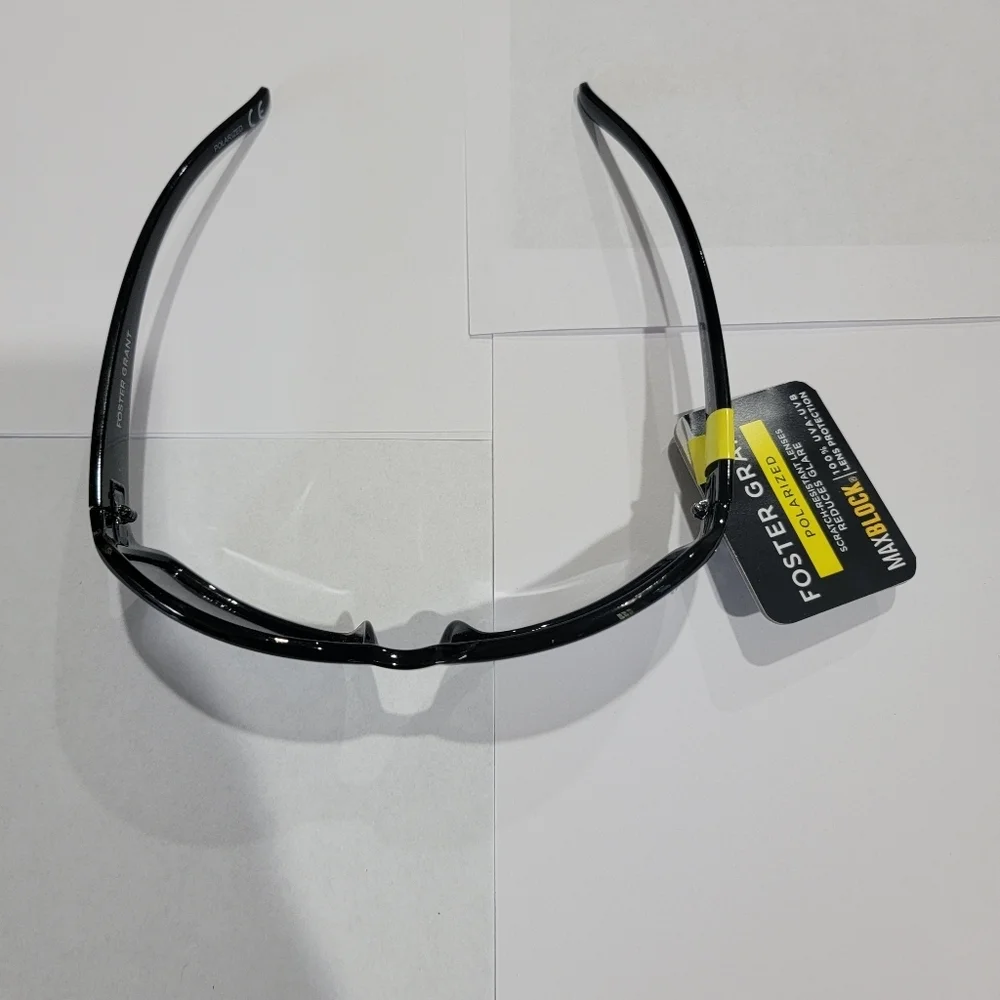 NWT Foster Grant Black Sunglasses